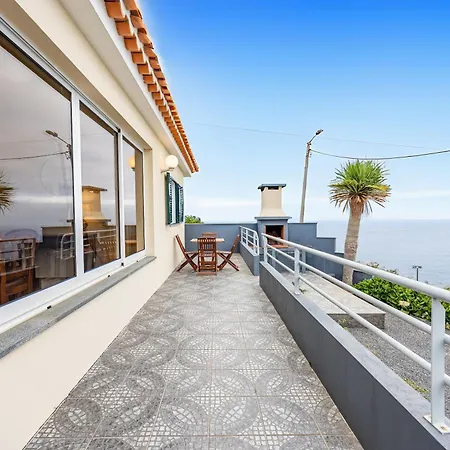 Feriehus Ceu E Mar Santana (Madeira)