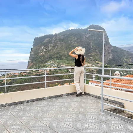 Feriehus Ceu E Mar Santana (Madeira)