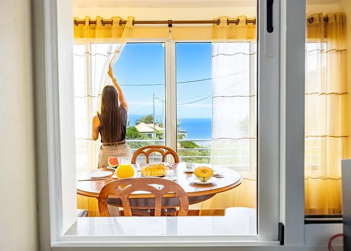 Feriehus Ceu E Mar Santana (Madeira)